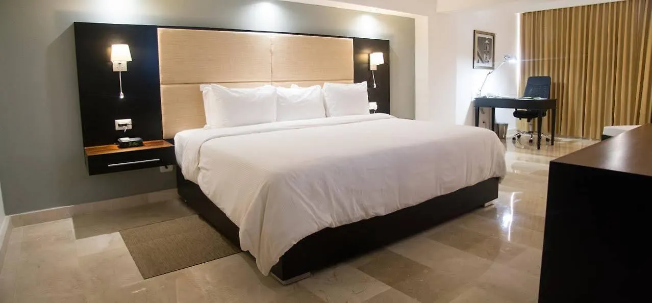****  Radisson Hotel Santo Domingo Dominican Republic